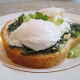 Tost sa spanacem i jajima